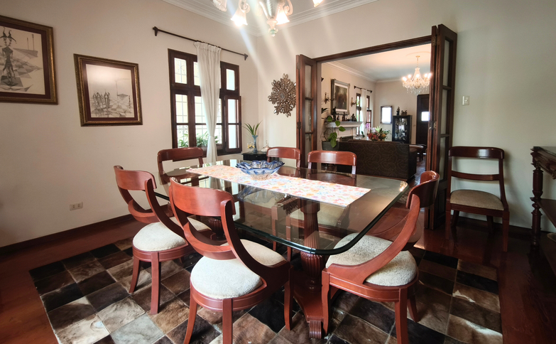 Venta de Casa Remodelada en San Isidro
