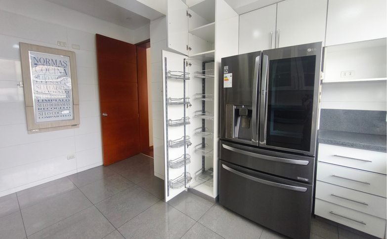 Venta de dúplex frente a parque, Surco