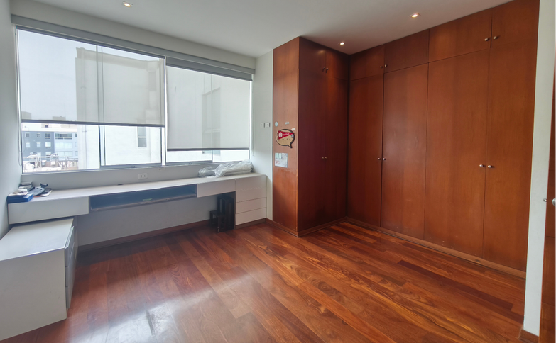 Venta de dúplex frente a parque, Surco