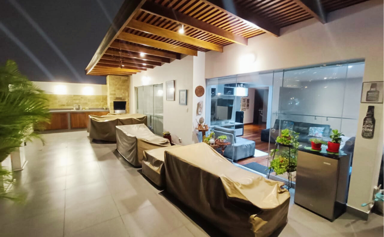 Venta de dúplex frente a parque, Surco