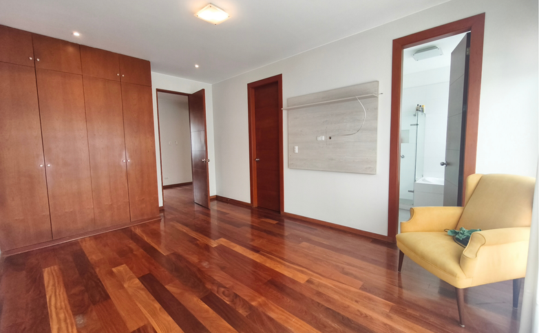 Venta de dúplex frente a parque, Surco