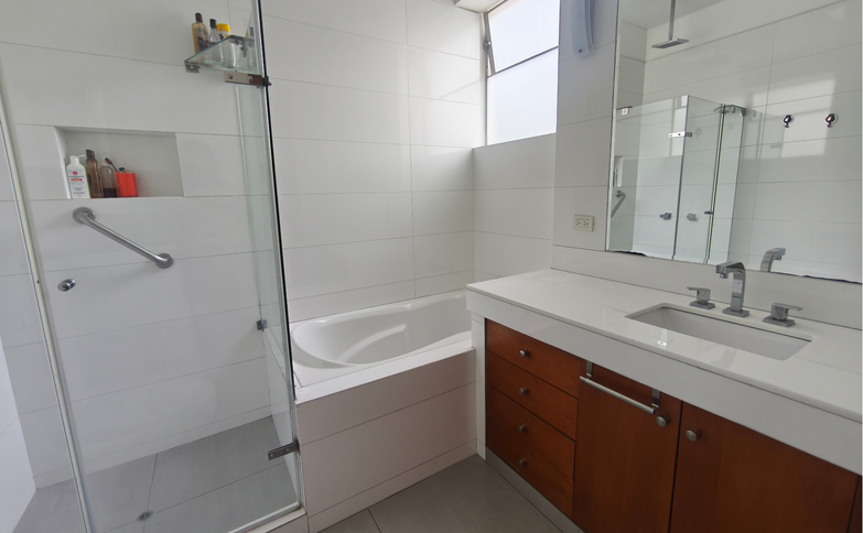 Venta de dúplex frente a parque, Surco