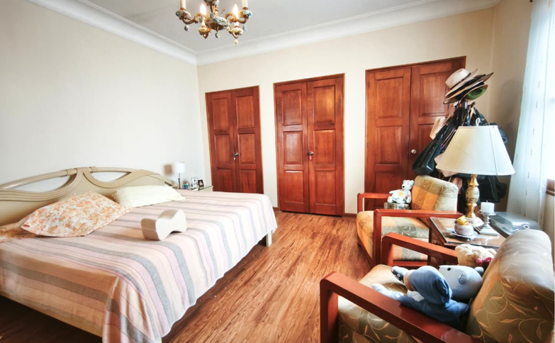 Venta de Casa Remodelada en San Isidro