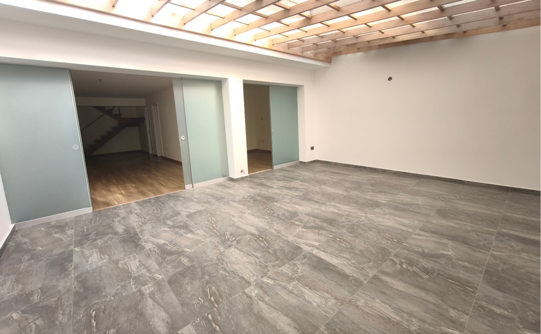 Venta de Dúplex en primer piso con terraza – Miraflores