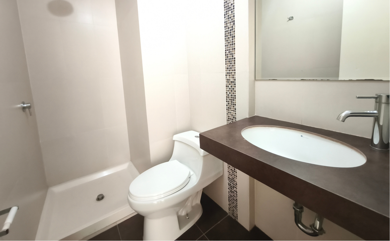 Venta de Dúplex en primer piso con terraza – Miraflores