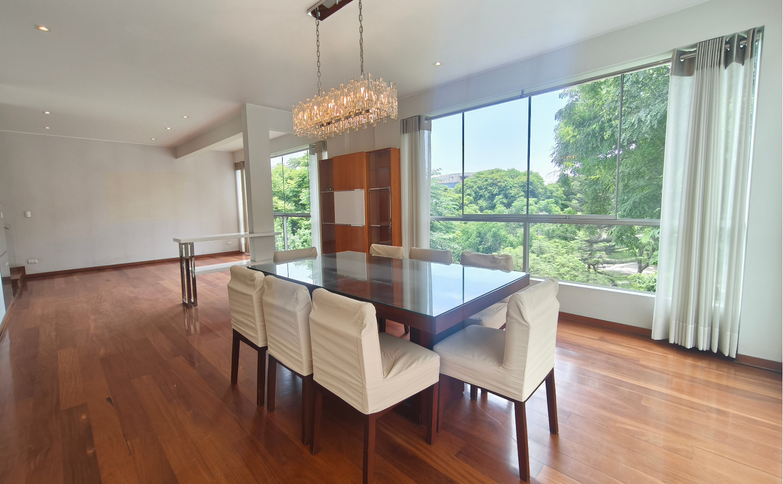 Venta de dúplex frente a parque, Surco