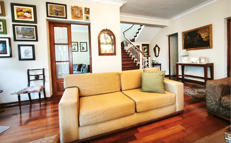 Venta de Casa Remodelada en San Isidro