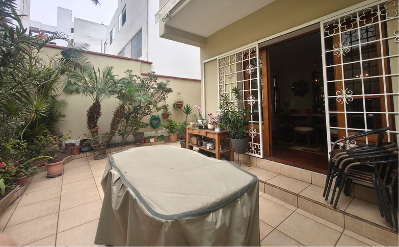 Venta de Casa Remodelada en San Isidro