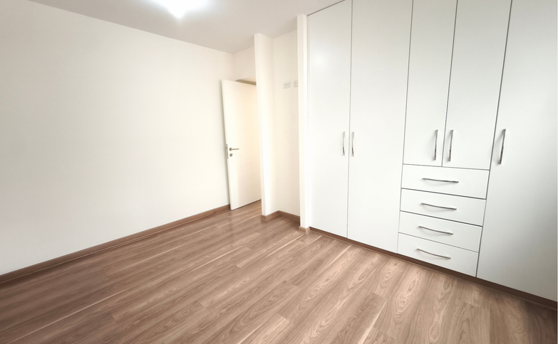 Venta de Dúplex en primer piso con terraza – Miraflores