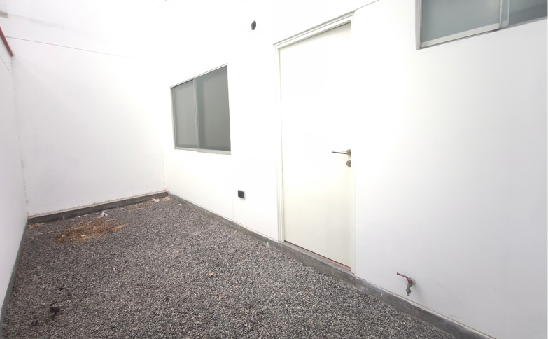 Venta de Dúplex en primer piso con terraza – Miraflores