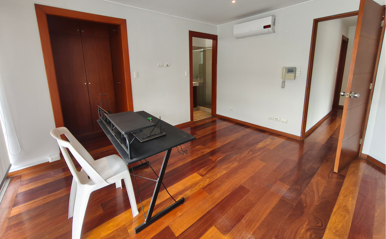 Venta de dúplex frente a parque, Surco