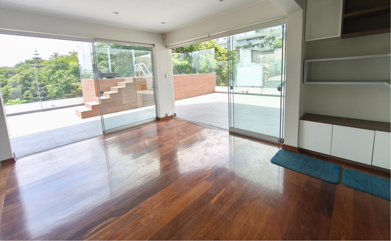 Venta de dúplex frente a parque, Surco