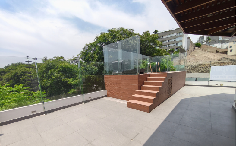 Venta de dúplex frente a parque, Surco