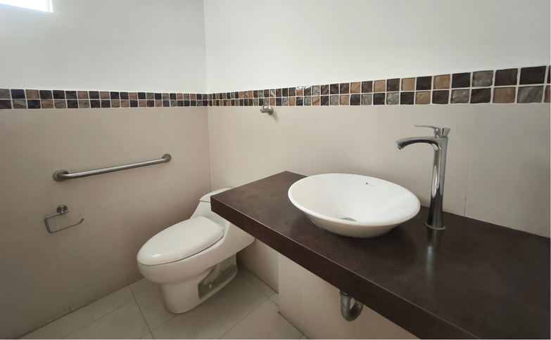 Venta de Dúplex en primer piso con terraza – Miraflores